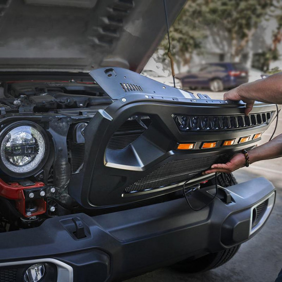 usa only black gladiator mesh grille with amber led running lights for 2018-later jeep wrangler jl and gladiator jt